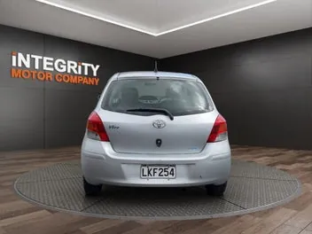 Toyota Vitz 2009 photo 5
