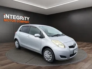 Toyota Vitz 2009 photo 2