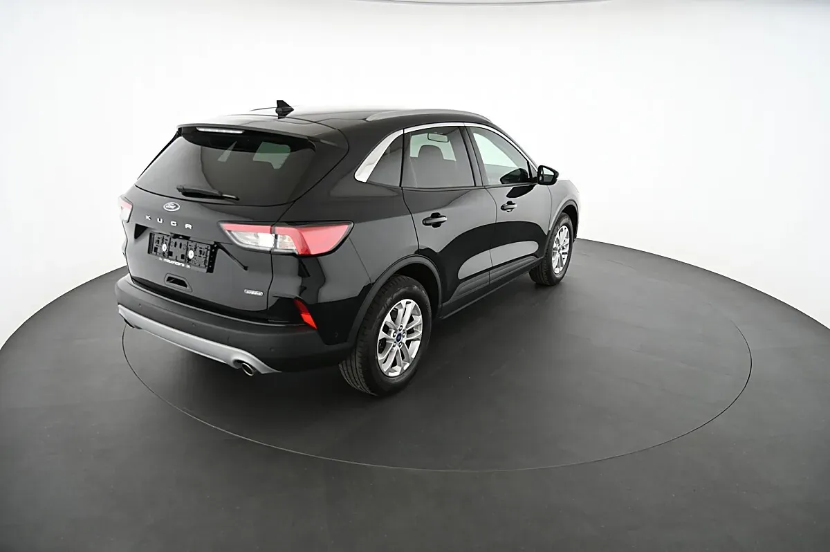 Ford Kuga 2023 photo 2