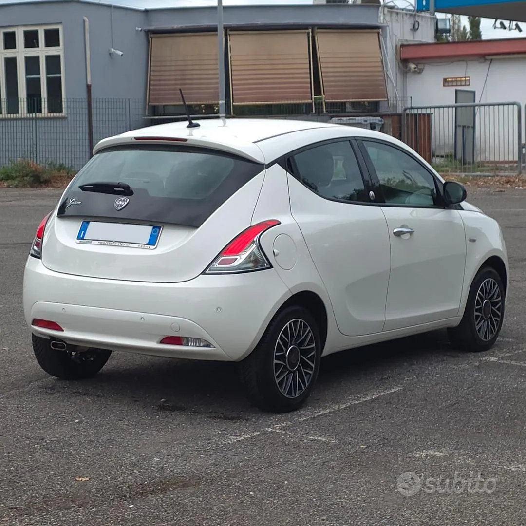 Lancia Ypsilon 2020 photo 2