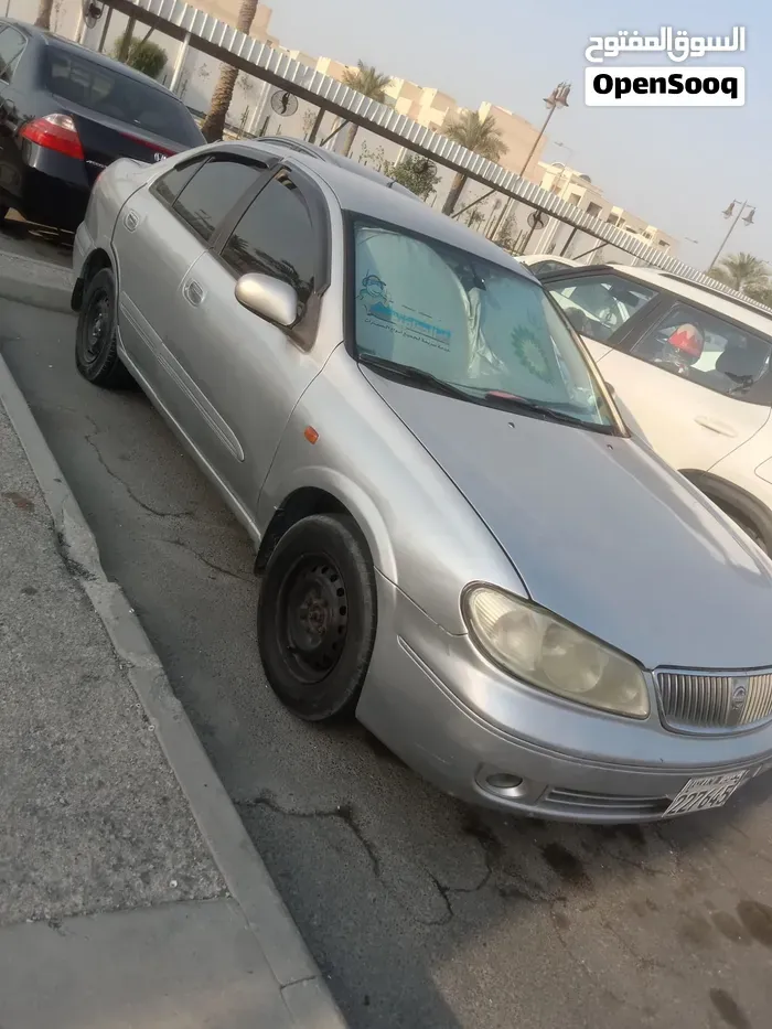 Nissan Sunny 2004 photo 2