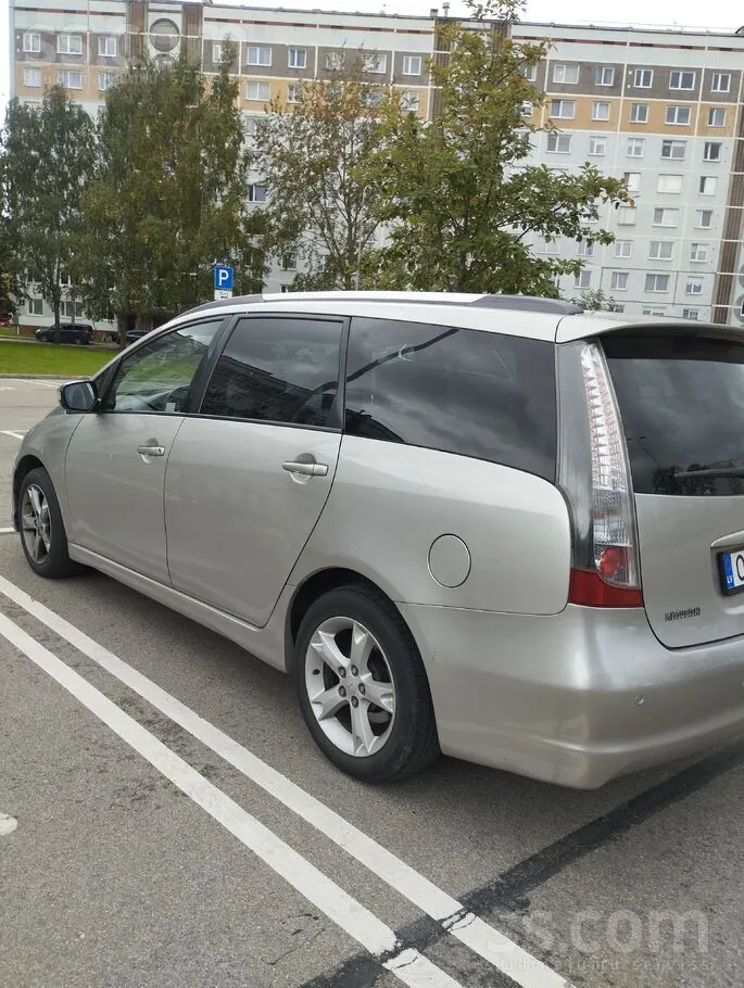 Mitsubishi Grandis 2008 photo 2
