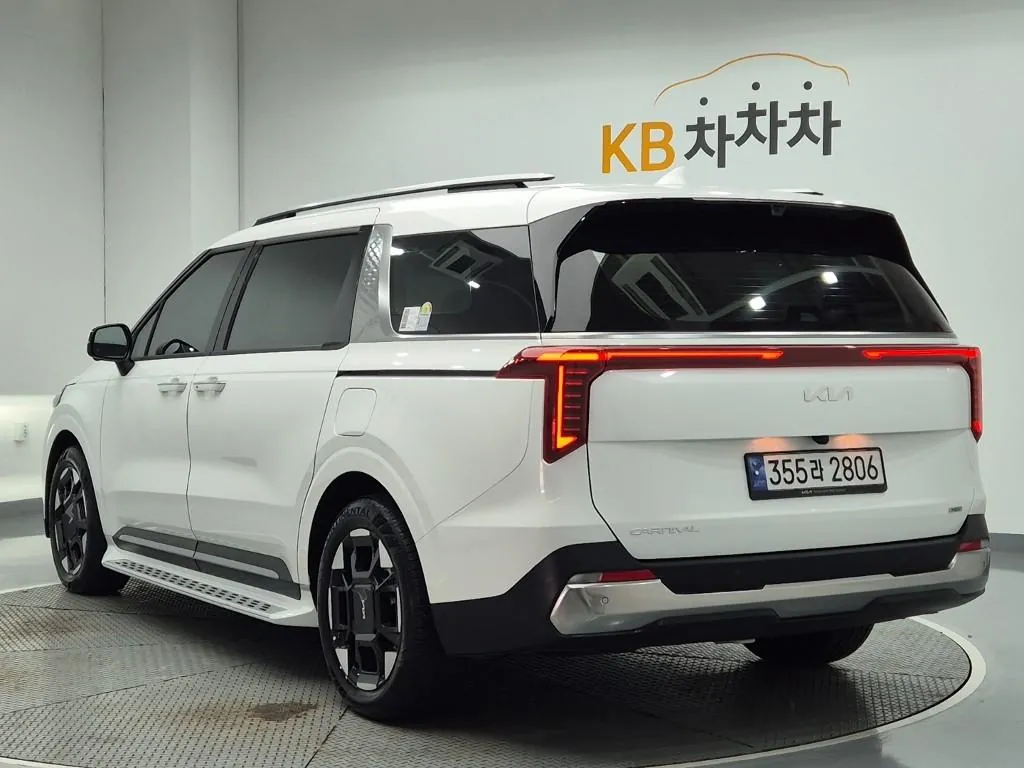 Kia Carnival 2025 photo 2