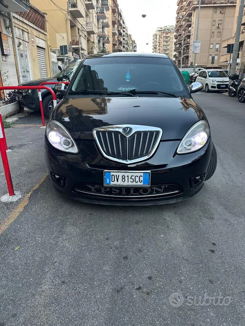 Lancia Ypsilon