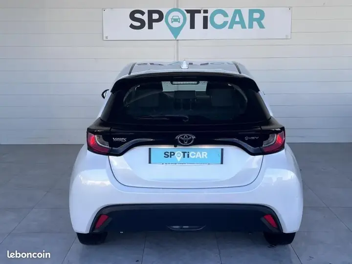 Toyota Yaris 2024 photo 3