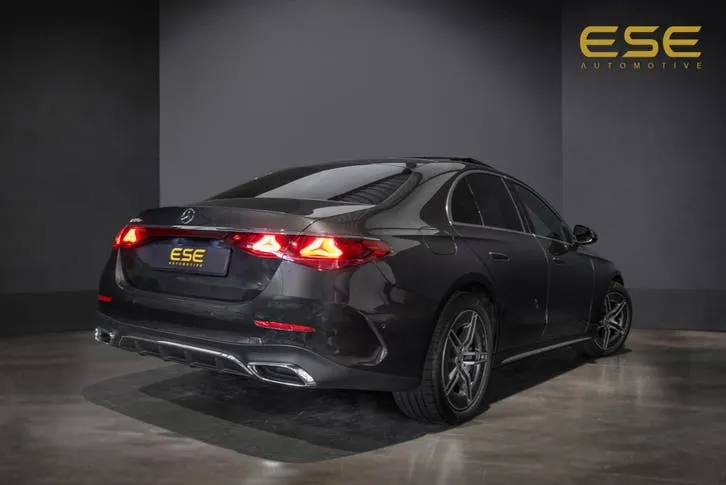 Mercedes-Benz E-Class 2023 photo 3