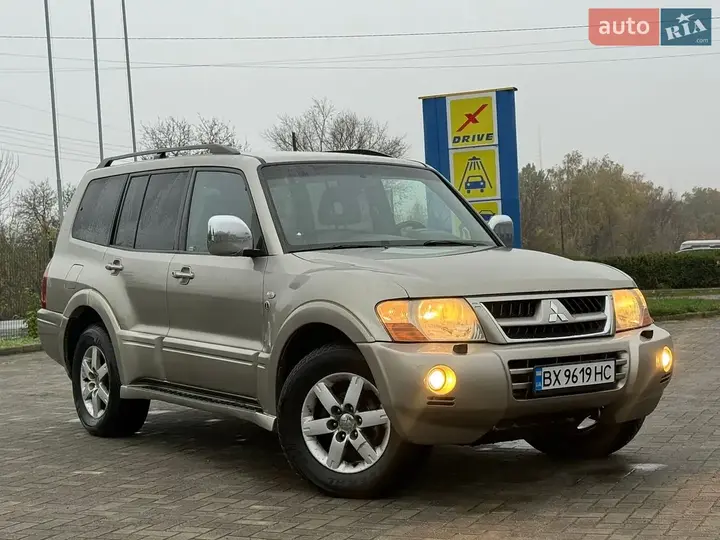 Mitsubishi Pajero 2006 photo 2