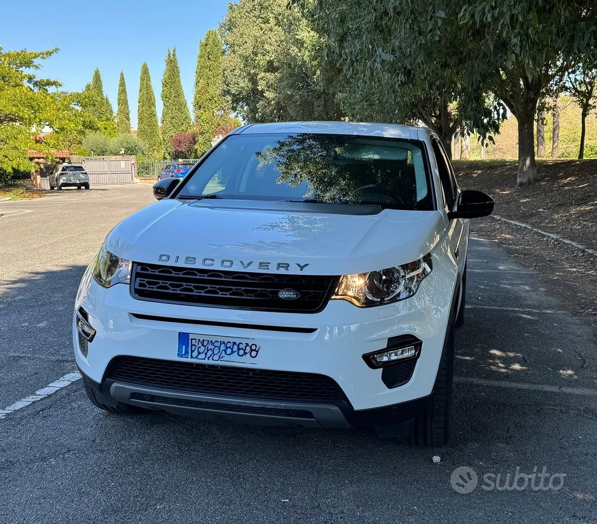 Land Rover Discovery Sport 2018 photo 2