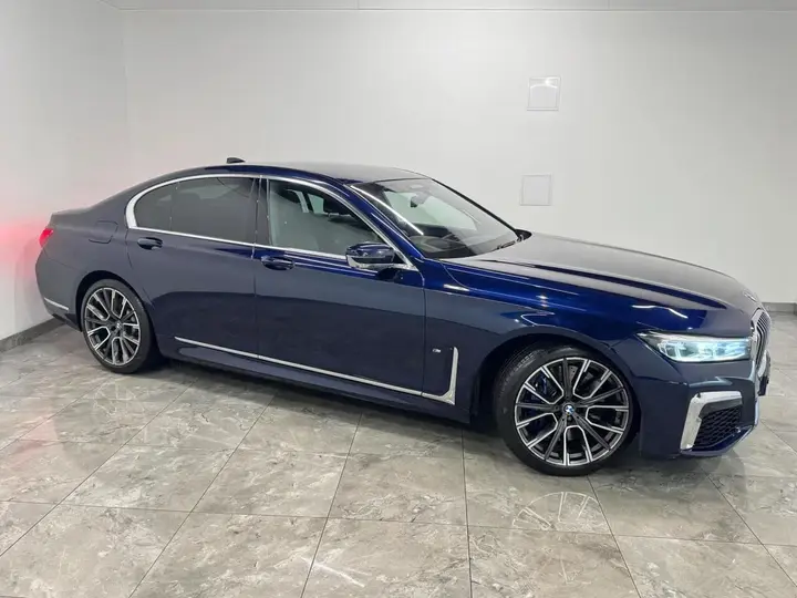 BMW 7 Series 2019 photo 2
