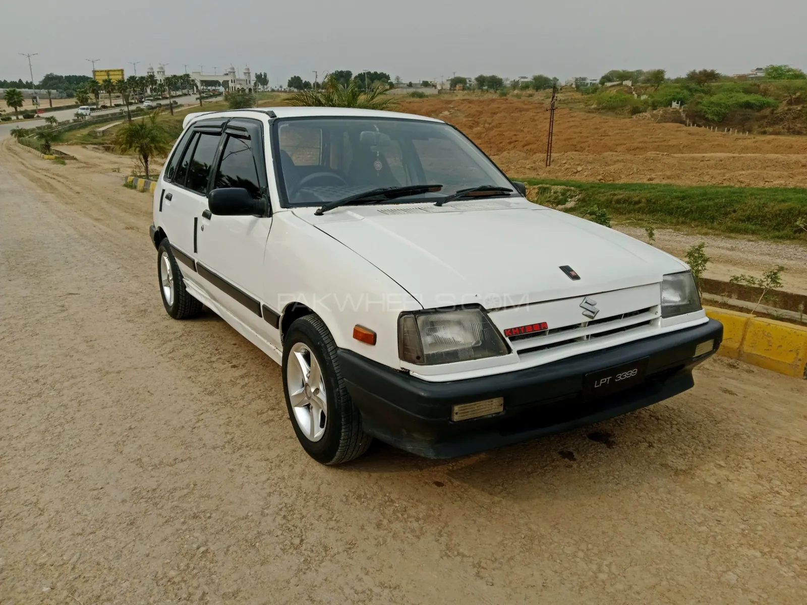 Suzuki Khyber