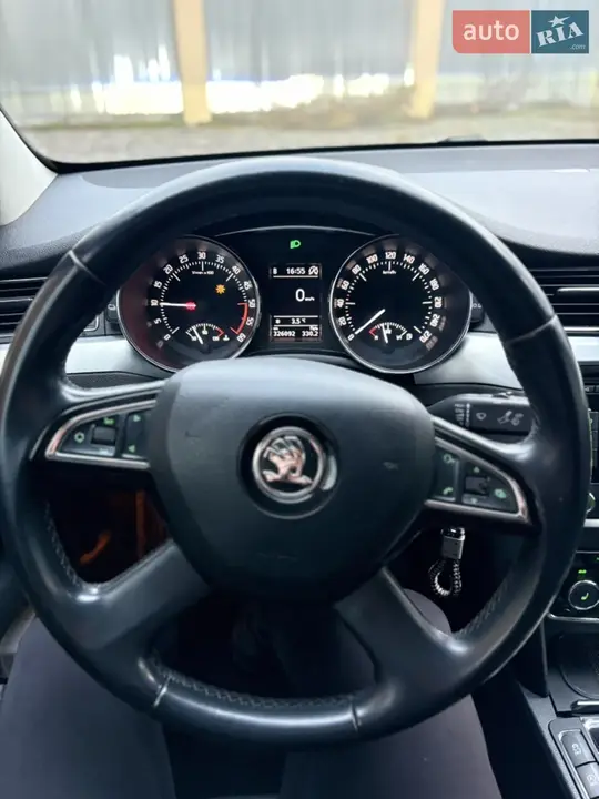 Skoda Superb 2014 photo 3