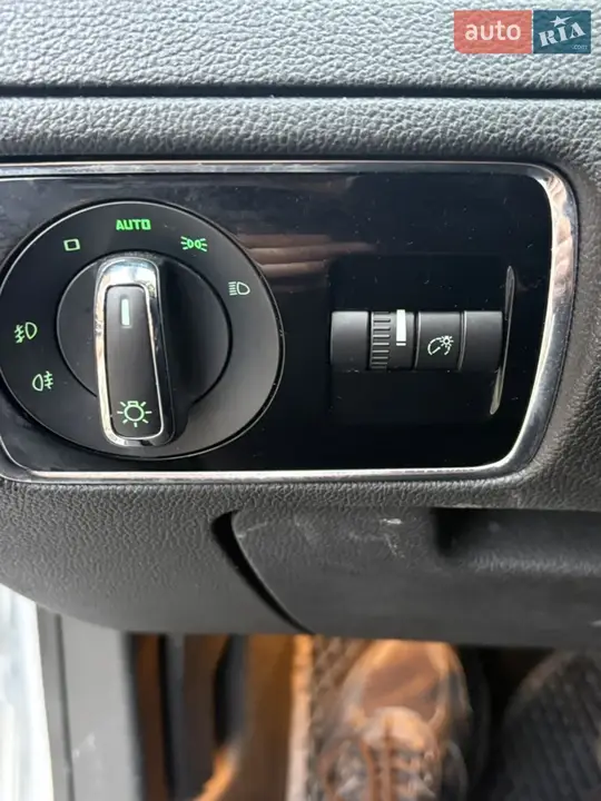 Skoda Superb 2014 photo 4