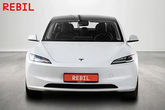 Tesla Model 3 2026 photo 3
