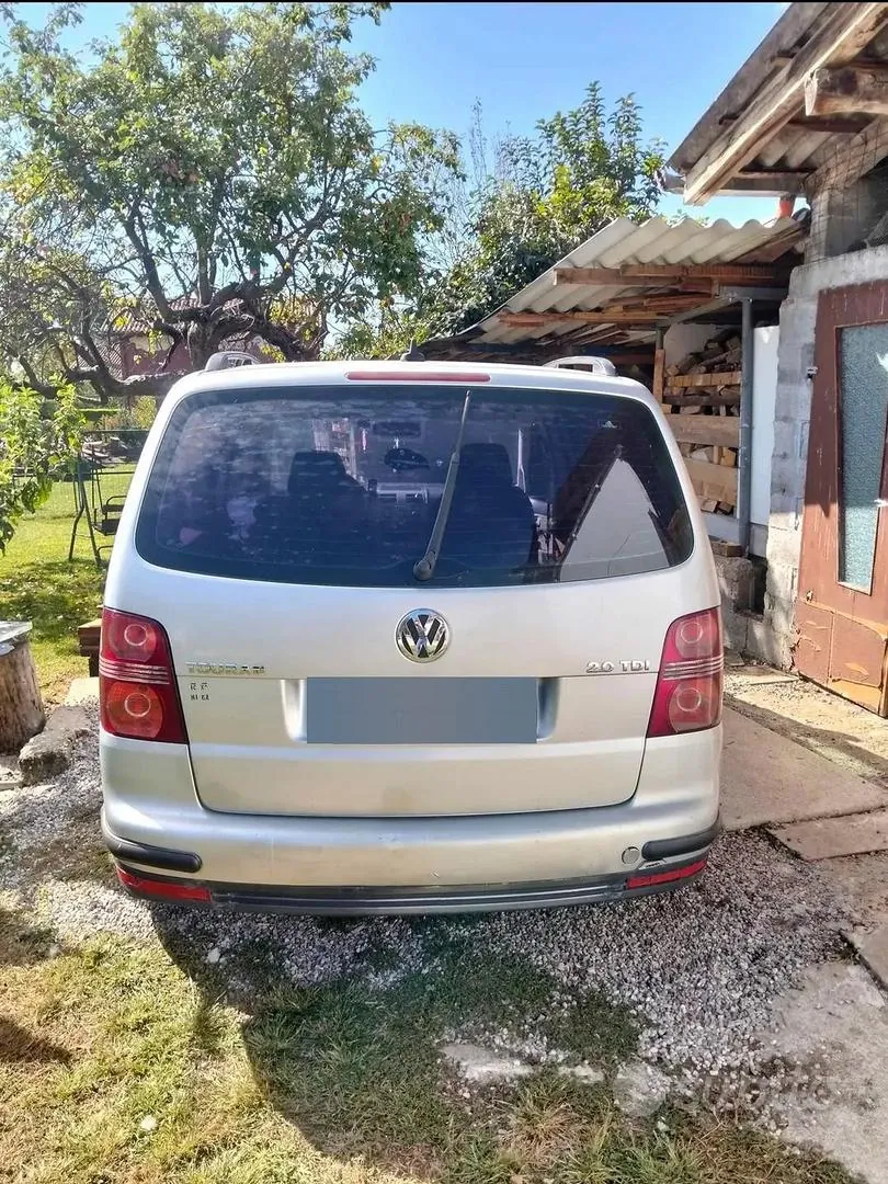 Volkswagen Touran 2009 photo 3