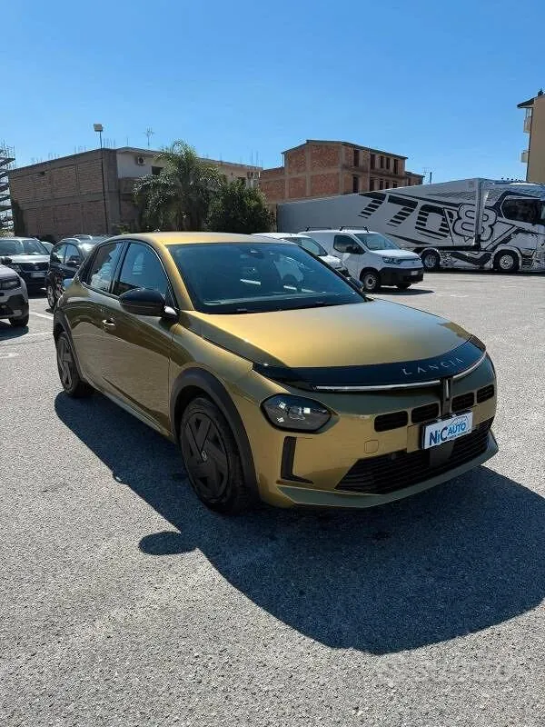 Lancia Ypsilon