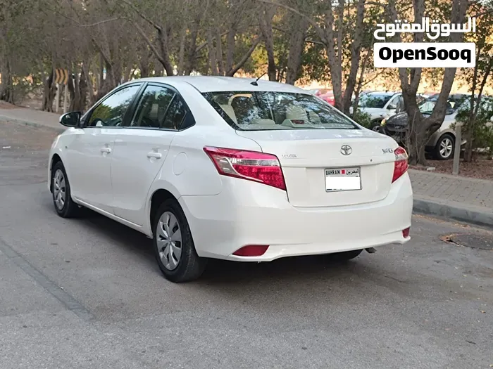 Toyota Yaris 2017 photo 2