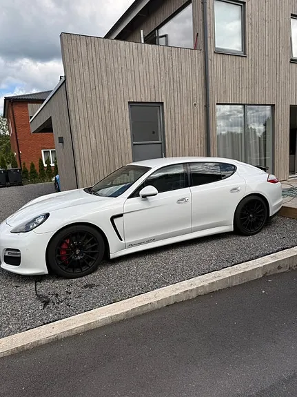 Porsche Panamera Gts