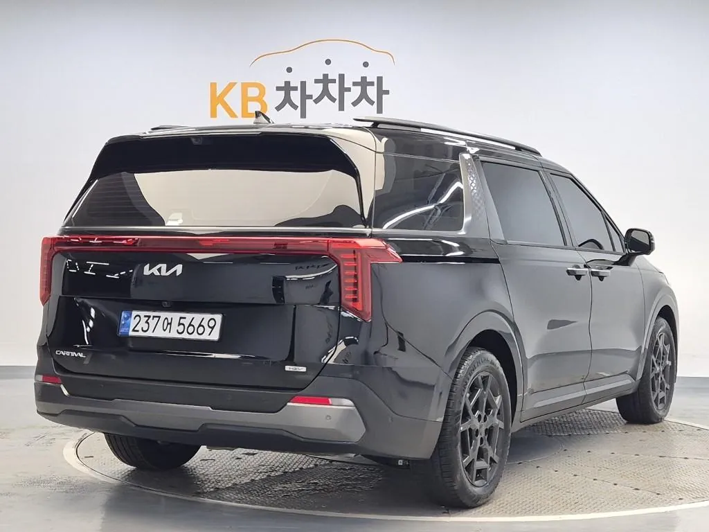 Kia Carnival 2025 photo 3