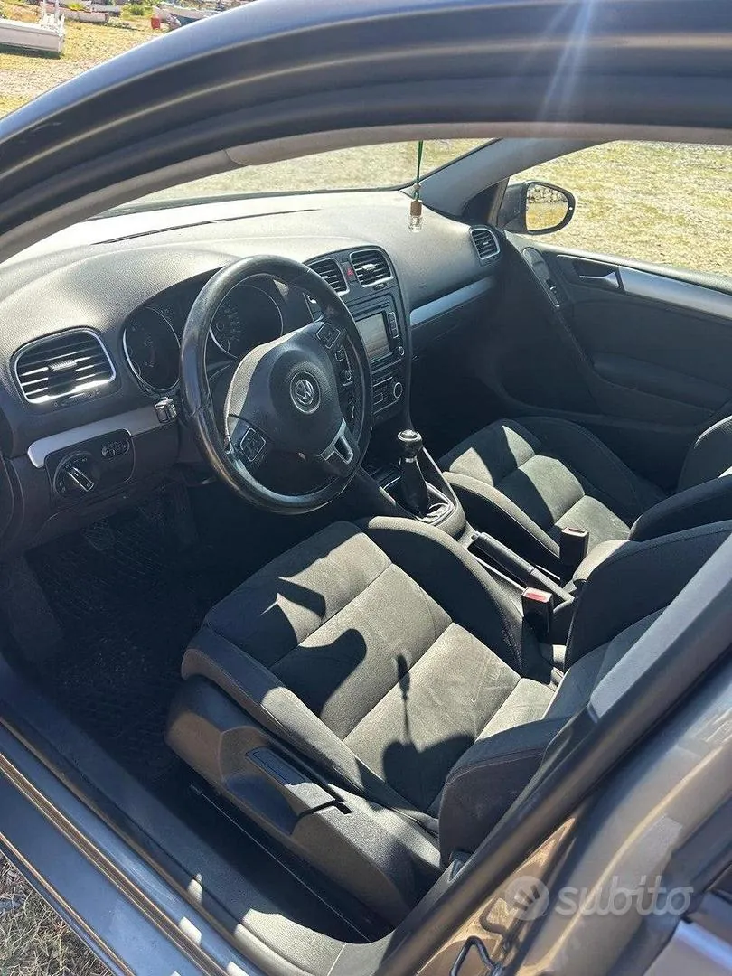 Volkswagen Golf 2010 photo 4