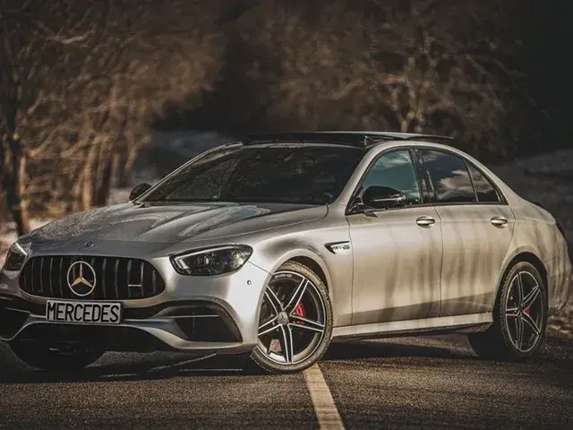 Mercedes-Benz E63S Amg 2021 photo 4