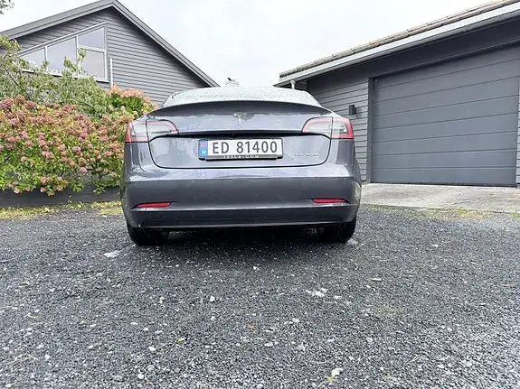 Tesla Model 3 2022 photo 2