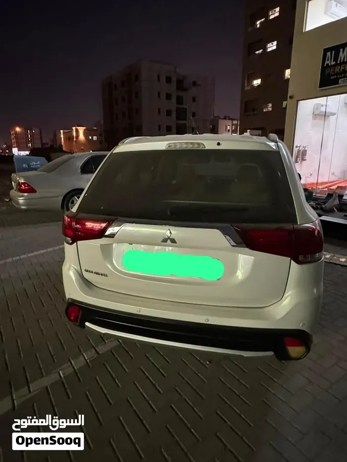 Mitsubishi Outlander 2016 photo 2