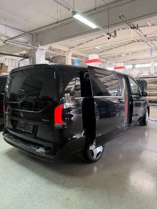 Mercedes-Benz V-Class photo 3