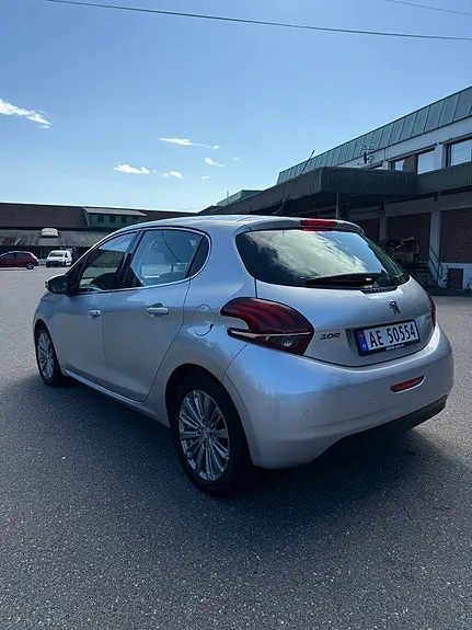 Peugeot 208 2017 photo 4