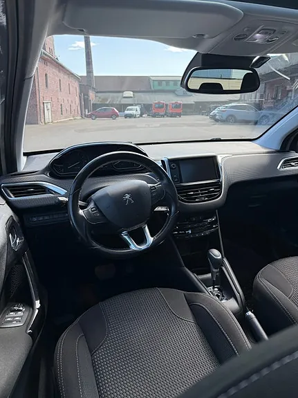 Peugeot 208 2017 photo 5