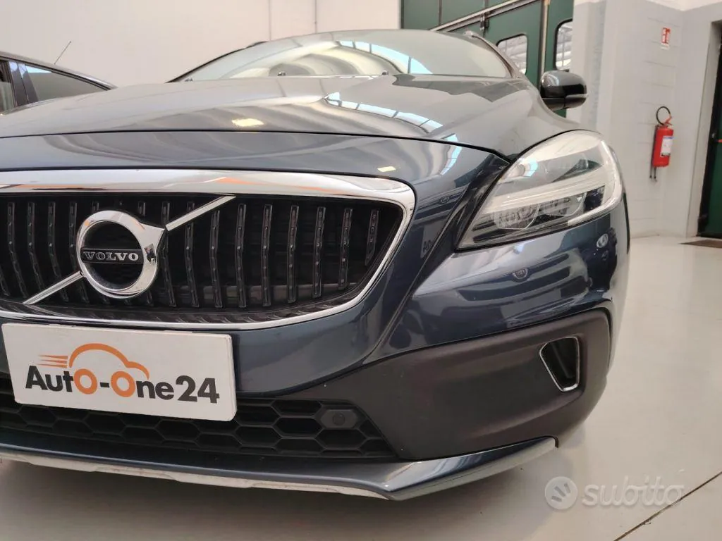 Volvo V40 2019 photo 3