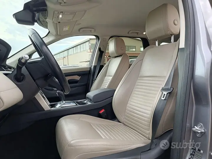 Land Rover Discovery Sport 2021 photo 4