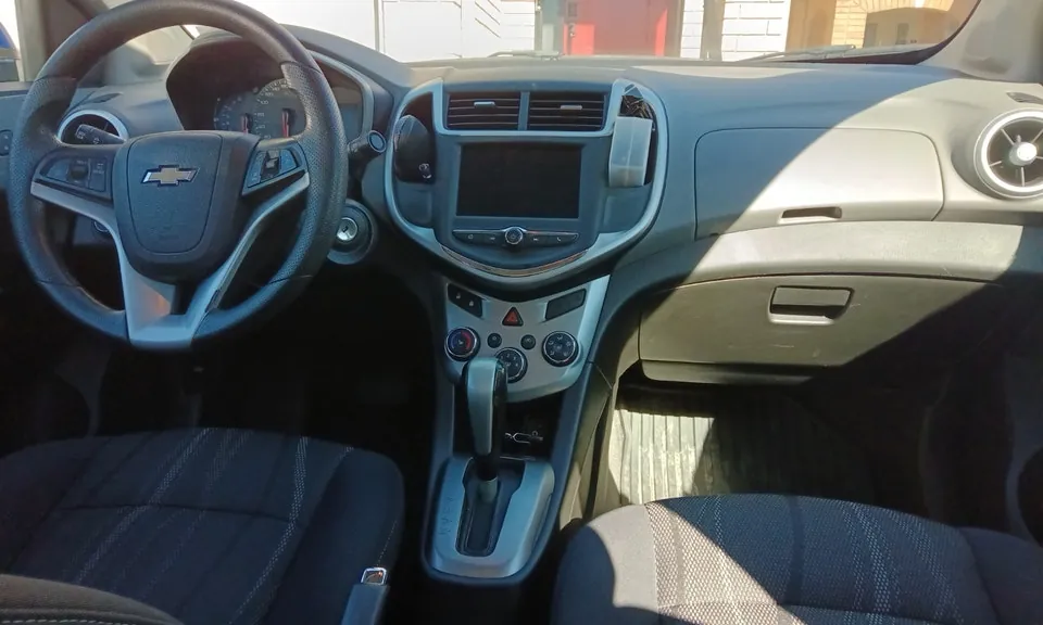 Chevrolet Sonic 2018 photo 4