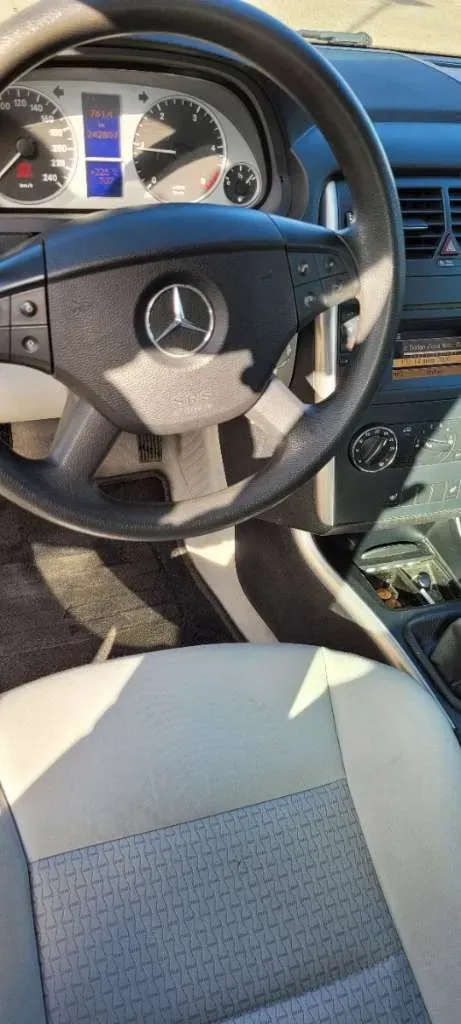 Mercedes-Benz B-Class 2011 photo 3