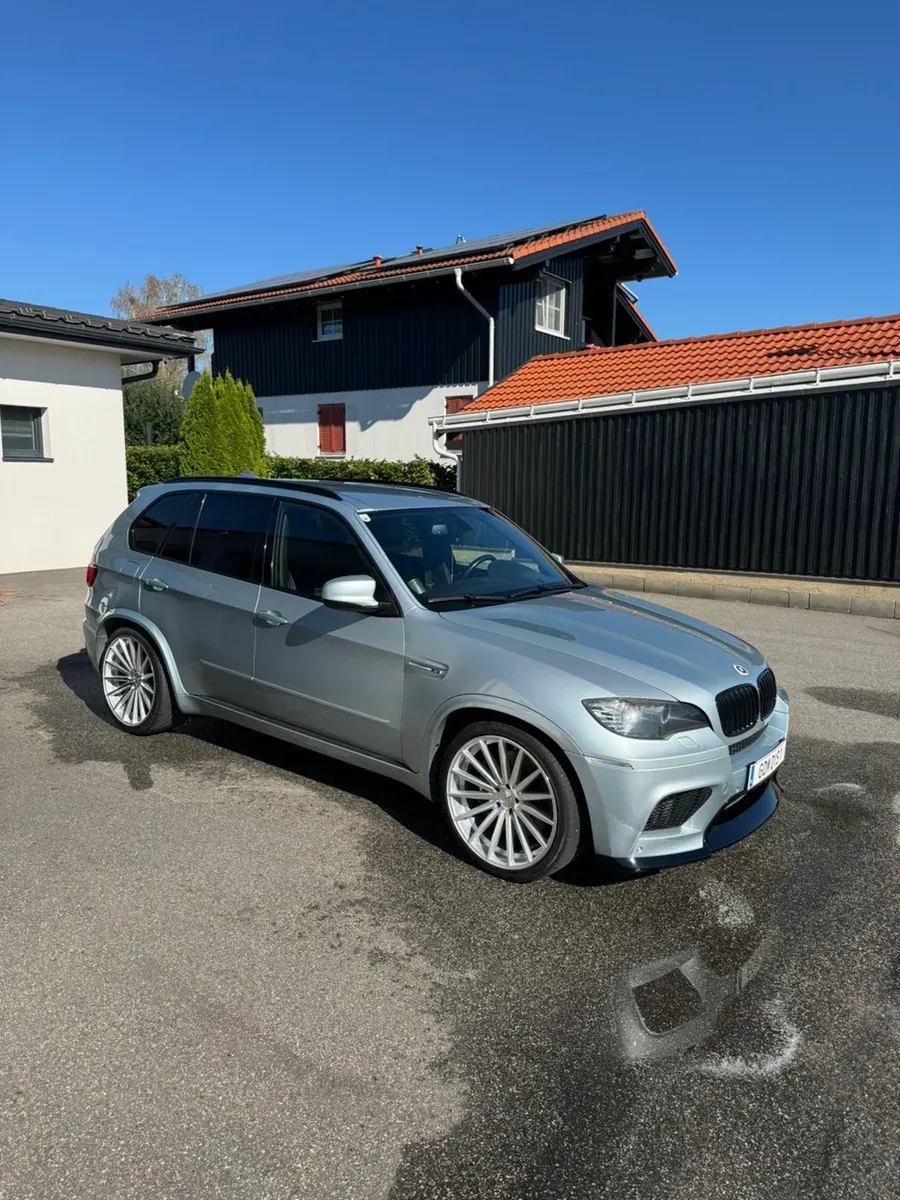 BMW X5 2009 photo 2
