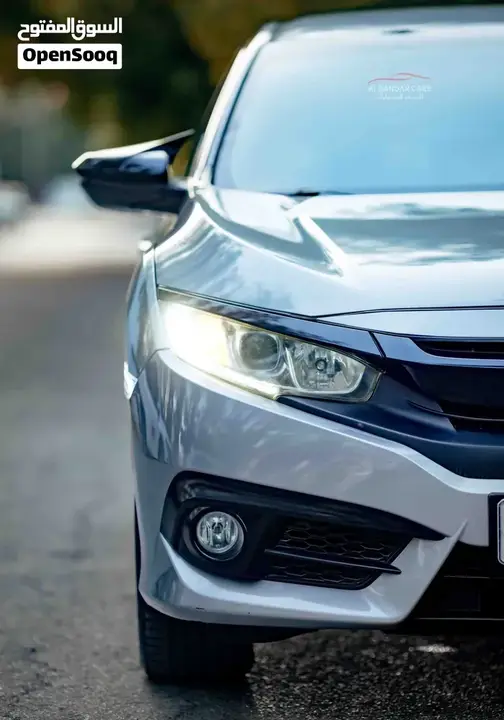 Honda Civic 2018 photo 4