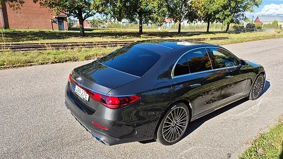 Mercedes-Benz E 220 D 2024 photo 2