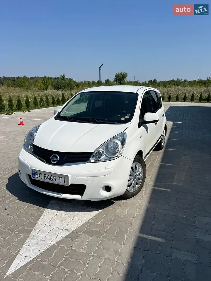 Nissan Note 2011 photo 2
