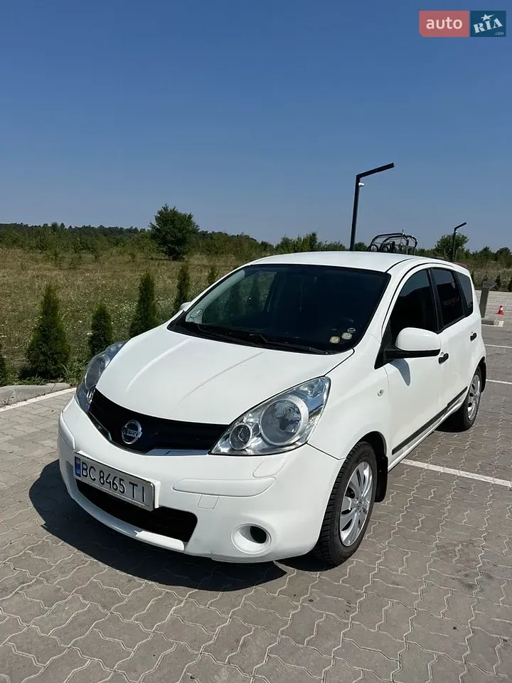 Nissan Note 2011 photo 3