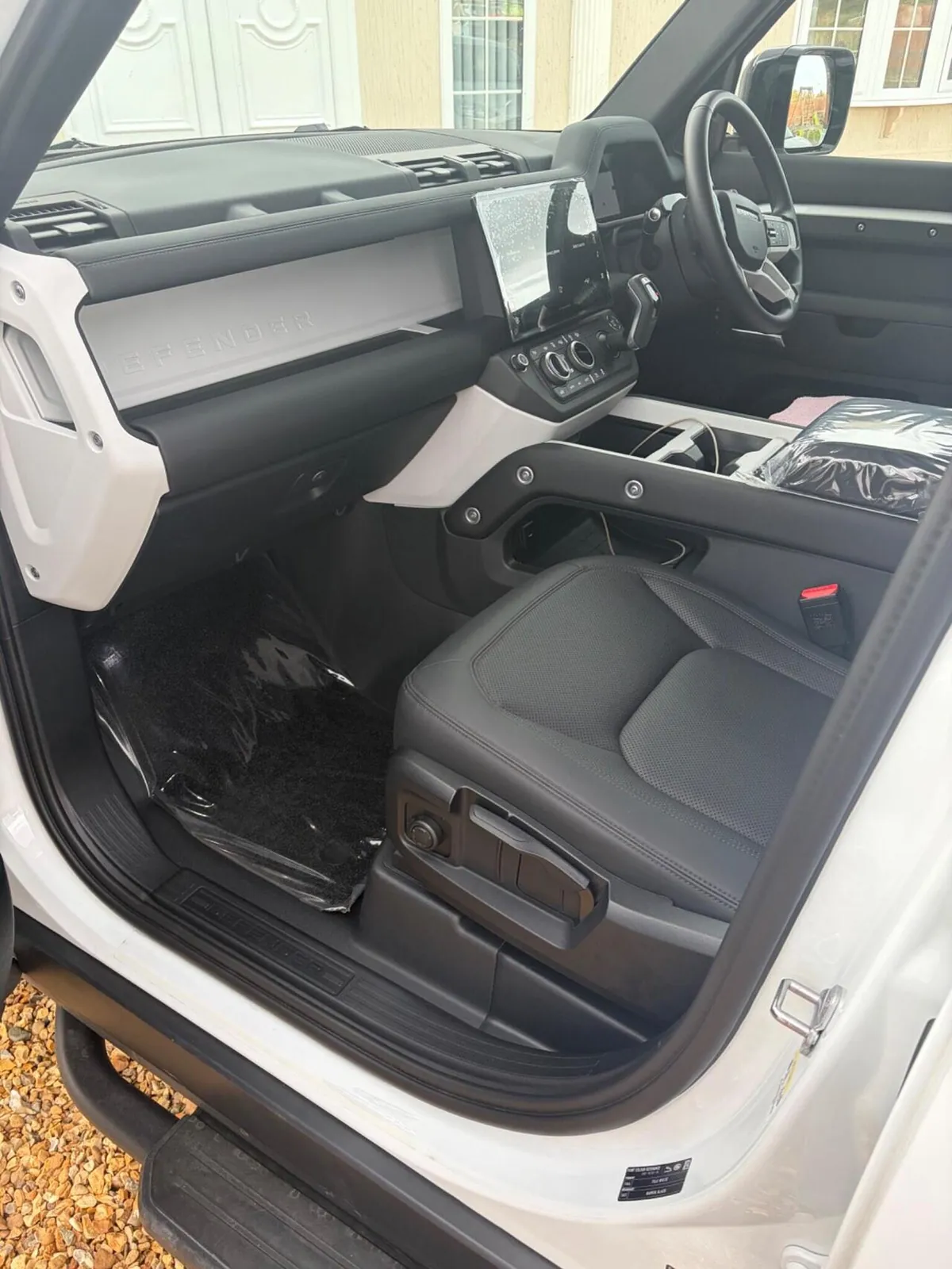 Land Rover Defender 110 2026 photo 4