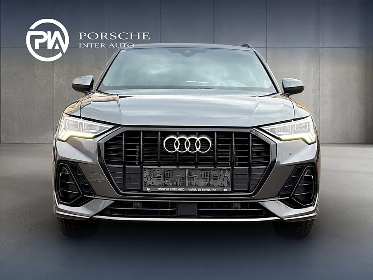 Audi Q3 2023 photo 2