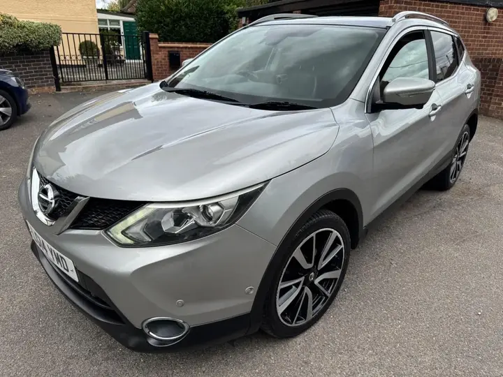 Nissan Qashqai 2014 photo 2