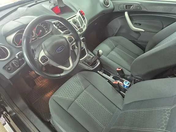 Ford Fiesta 2010 photo 4