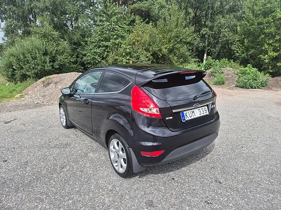 Ford Fiesta 2010 photo 3