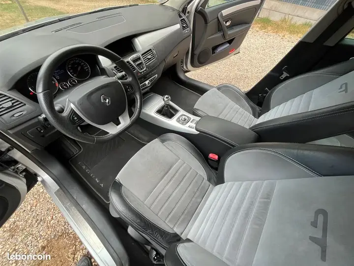 Renault Laguna 2008 photo 3