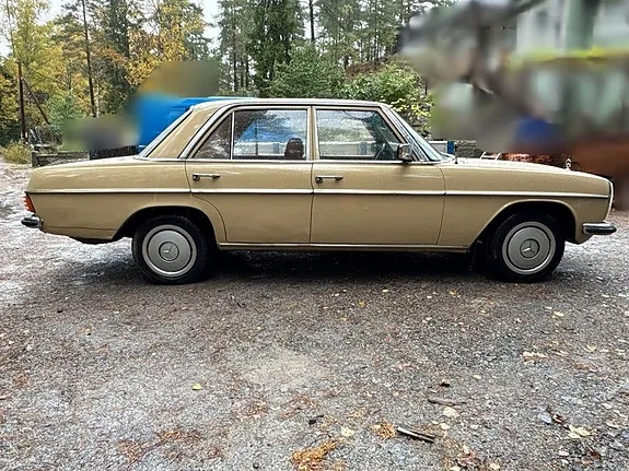 Mercedes-Benz 220 1975 photo 4