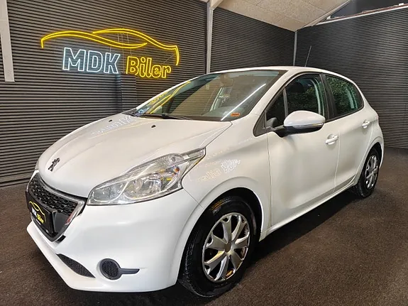 Peugeot 208 2012 photo 2