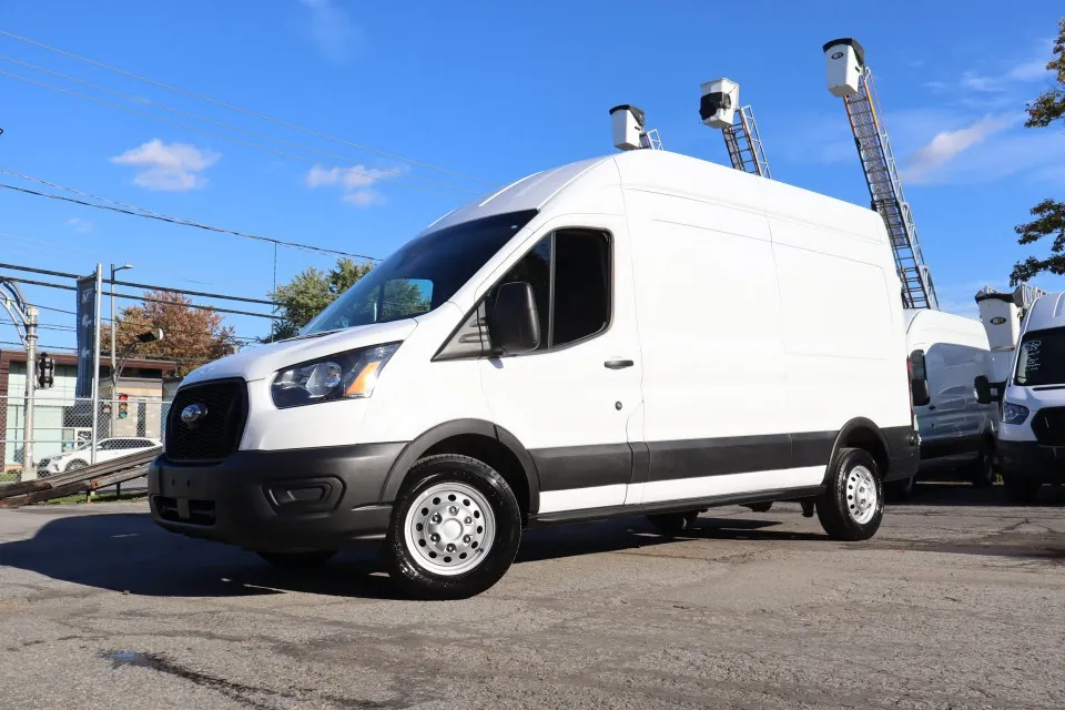 Ford Transit 2025 photo 2