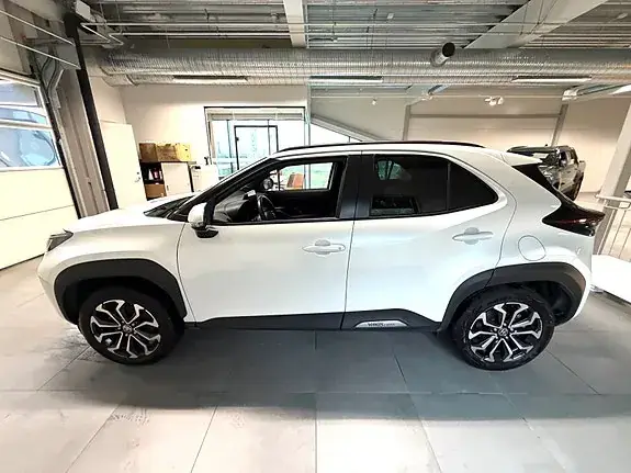 Toyota Yaris Cross 2024 photo 3