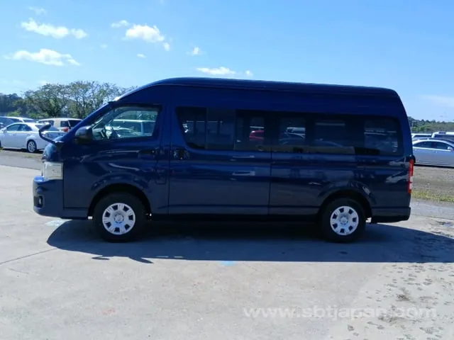 Toyota Regiusace Van 2011 photo 4