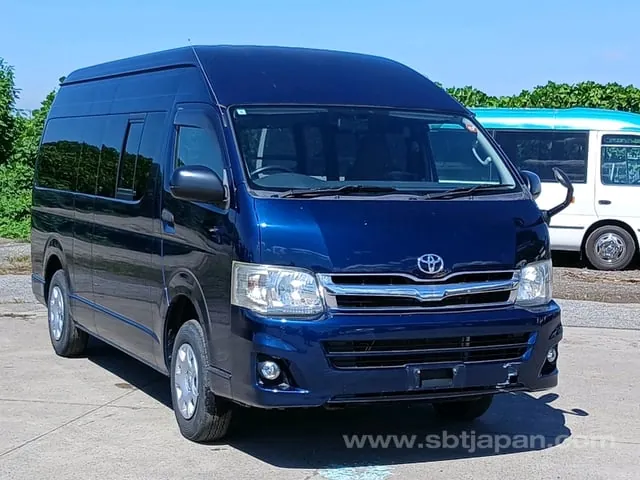 Toyota Regiusace Van